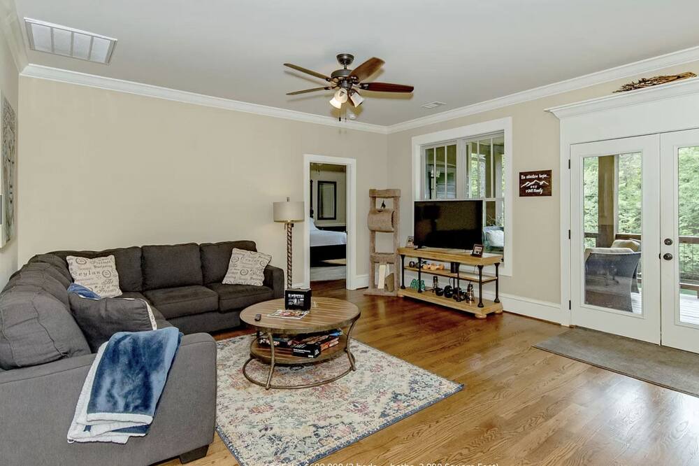 Photo of Livingroom in Smith Mountain Estates