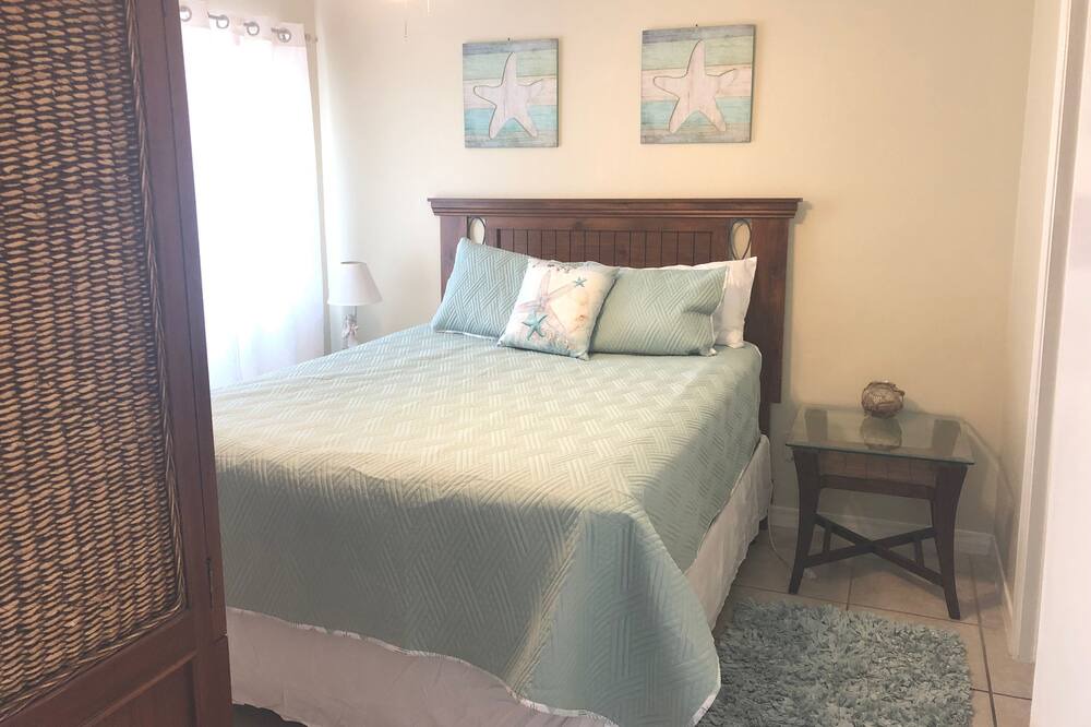 Photo of Bedroom in Gulf Shores