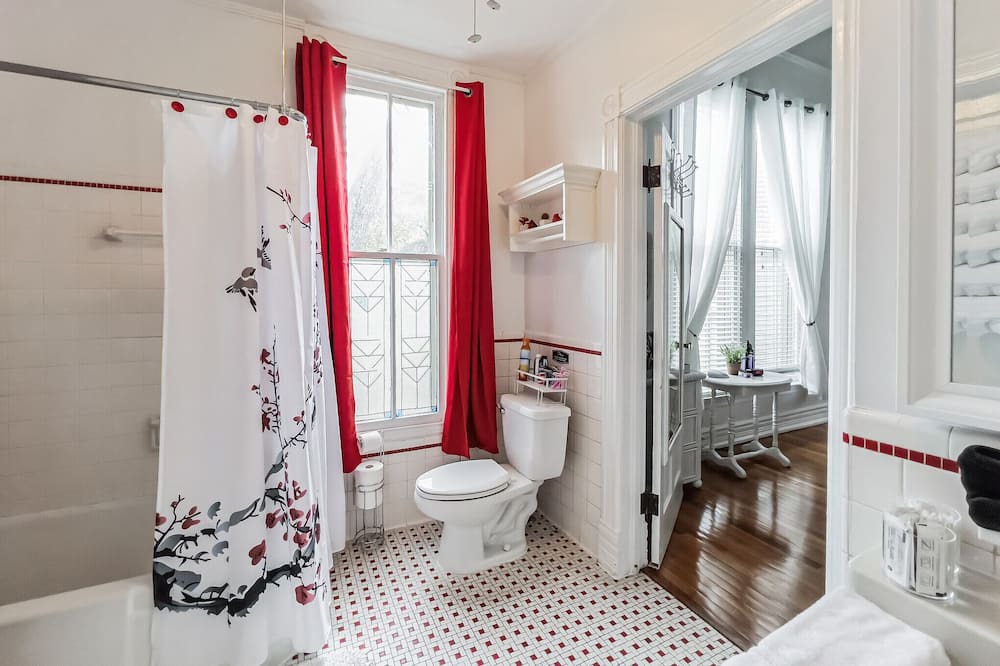 Photo of Bathroom in Eufaula