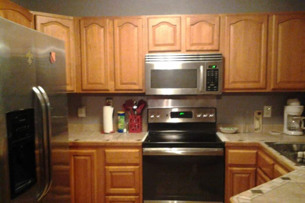 Photo of Kitchen in Little Woods
