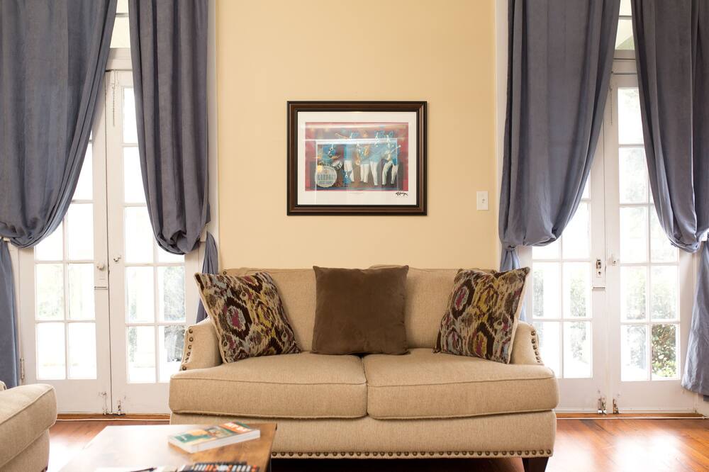 Photo of Livingroom in Broadmoor