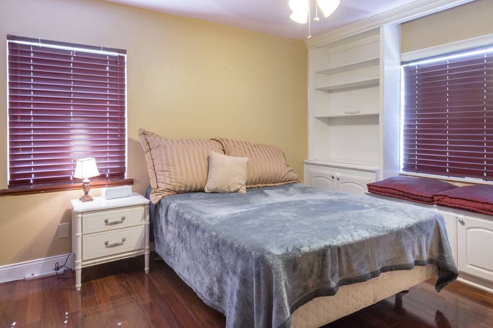 Photo of Bedroom in Winter Springs