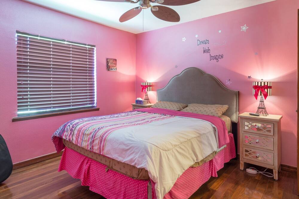Photo of Bedroom in Winter Springs