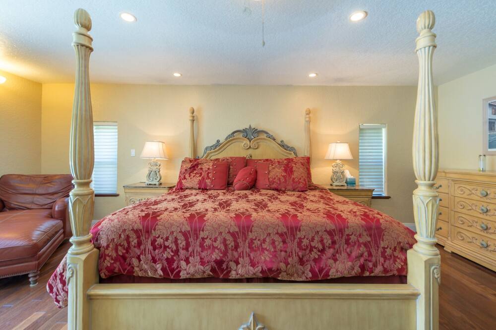 Photo of Bedroom in Winter Springs