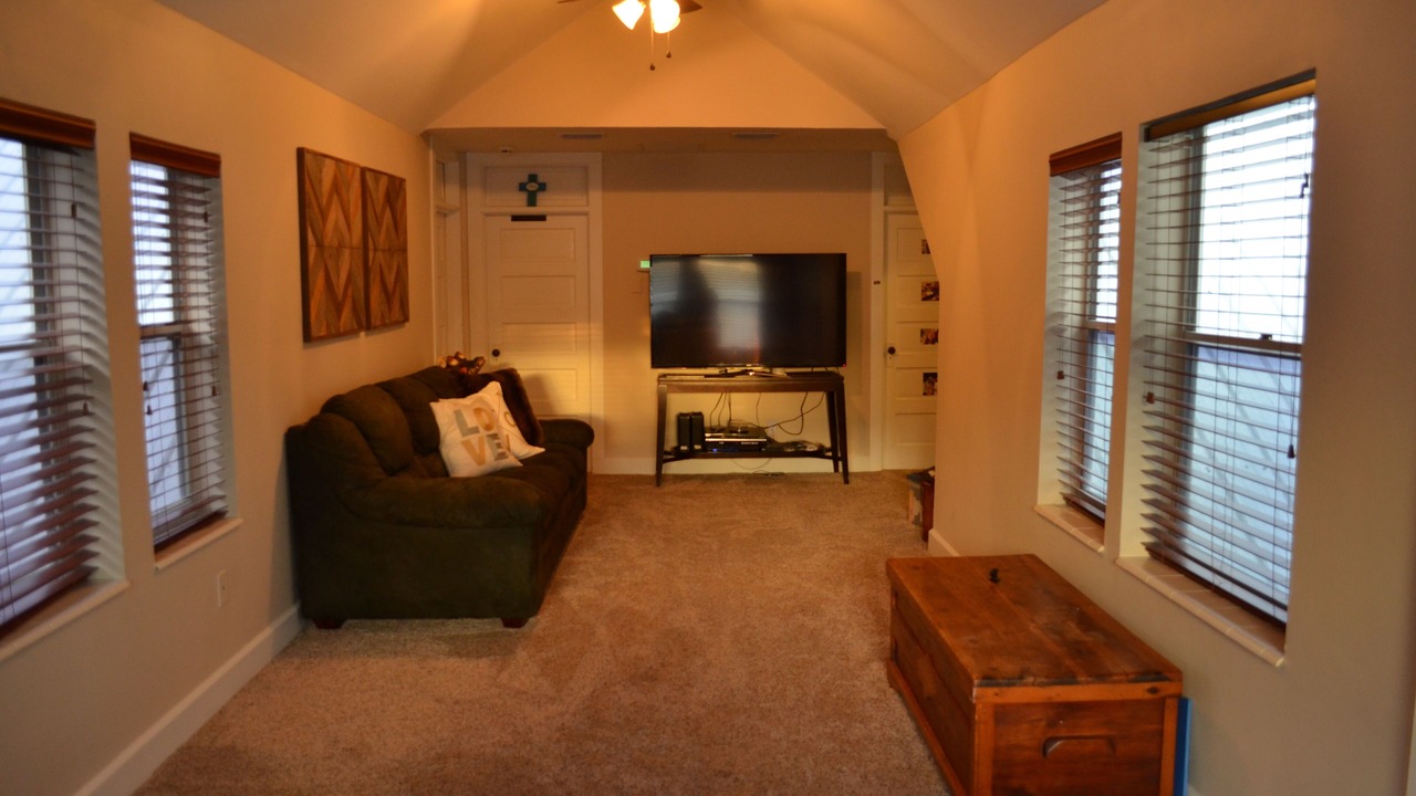 Photo of Livingroom in Melrose