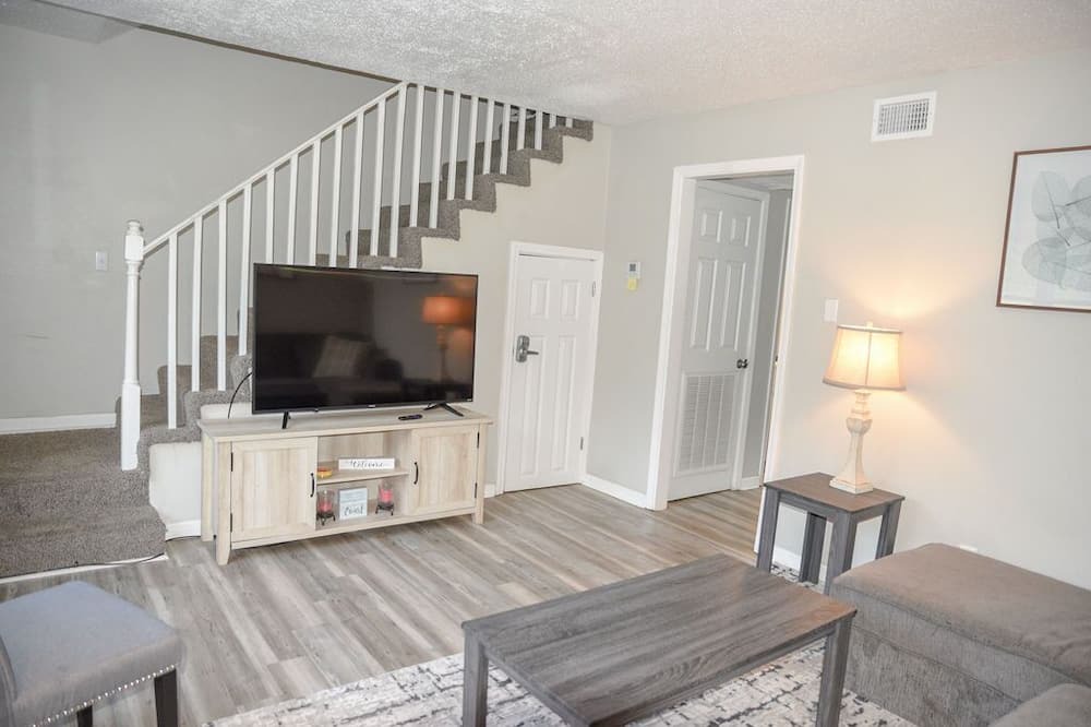 Photo of Livingroom in Grand Bay