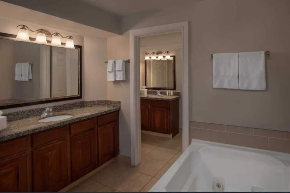 Photo of Bathroom in Williamsburg