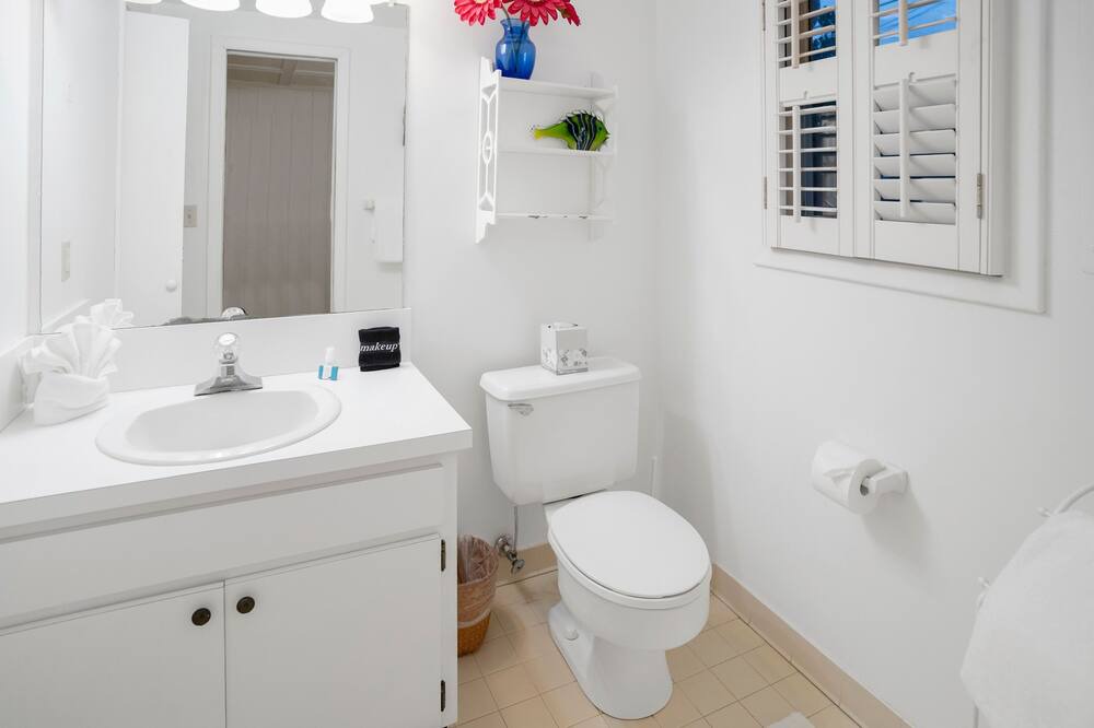 Photo of Bathroom in Fernandina Beach