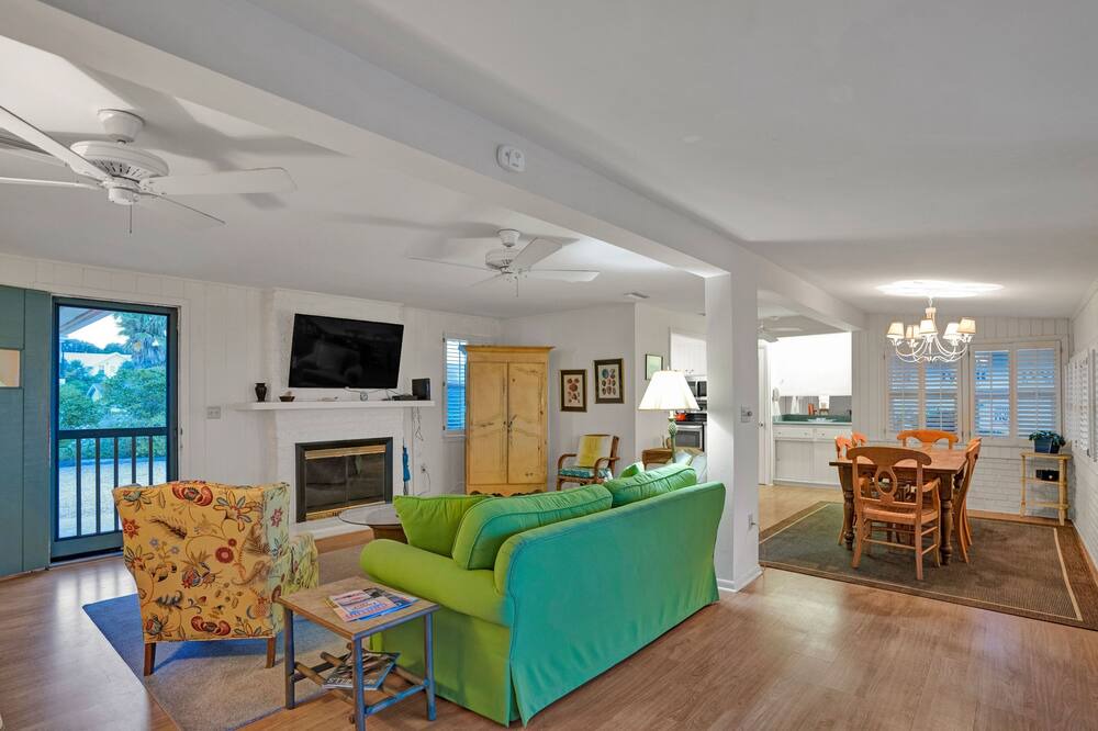 Photo of Livingroom in Fernandina Beach