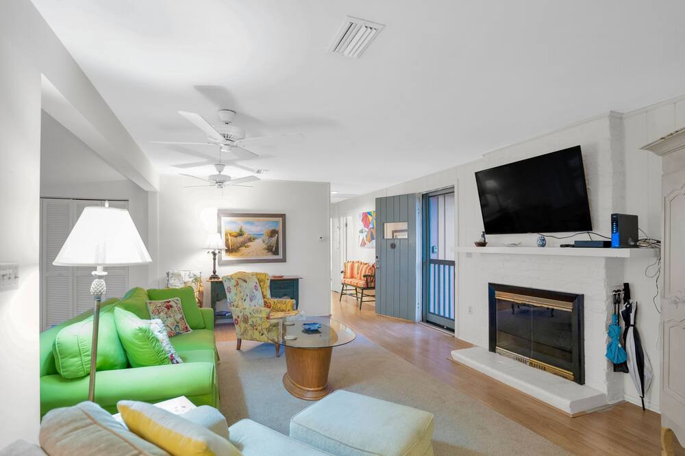 Photo of Livingroom in Fernandina Beach