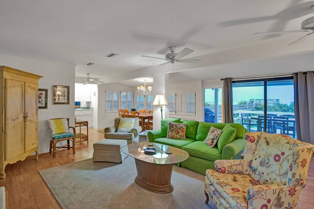 Photo of Livingroom in Fernandina Beach