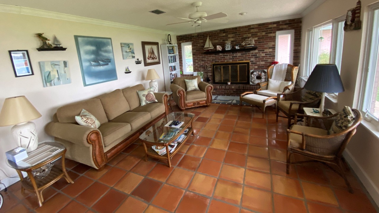 Photo of Livingroom in East Palatka