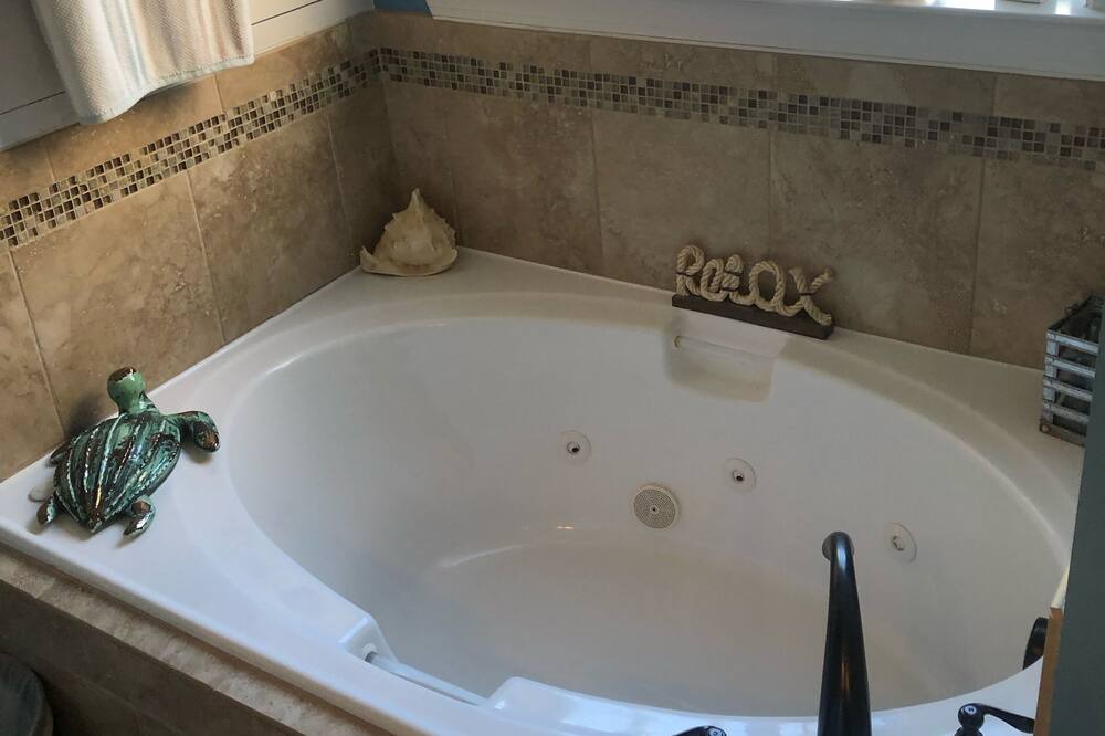 Photo of Bathroom in Grovetown