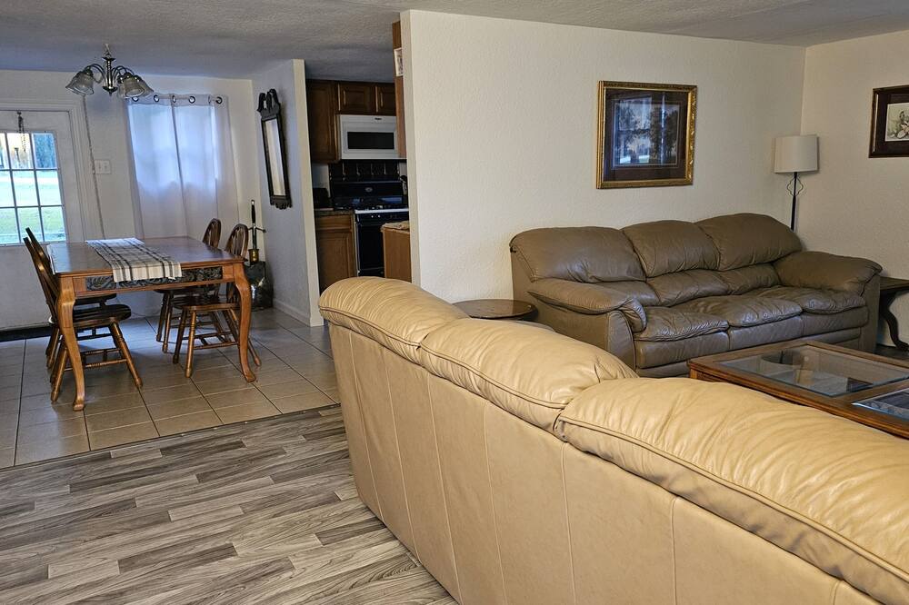 Photo of Livingroom in Crescent City