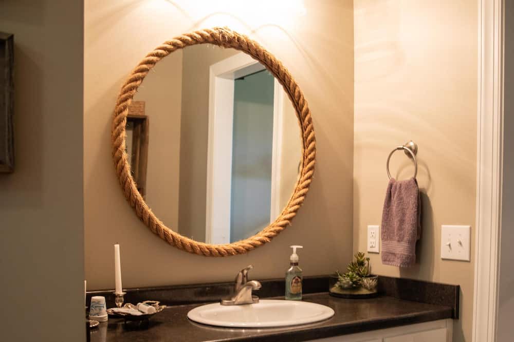 Photo of Bathroom in Groveoak