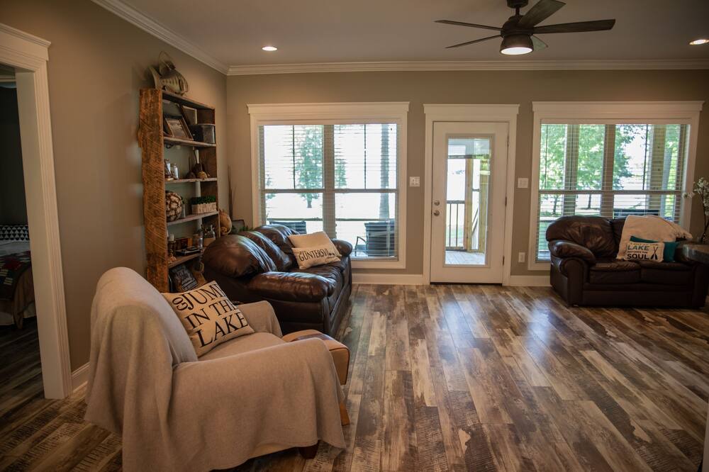 Photo of Outdoor in Groveoak