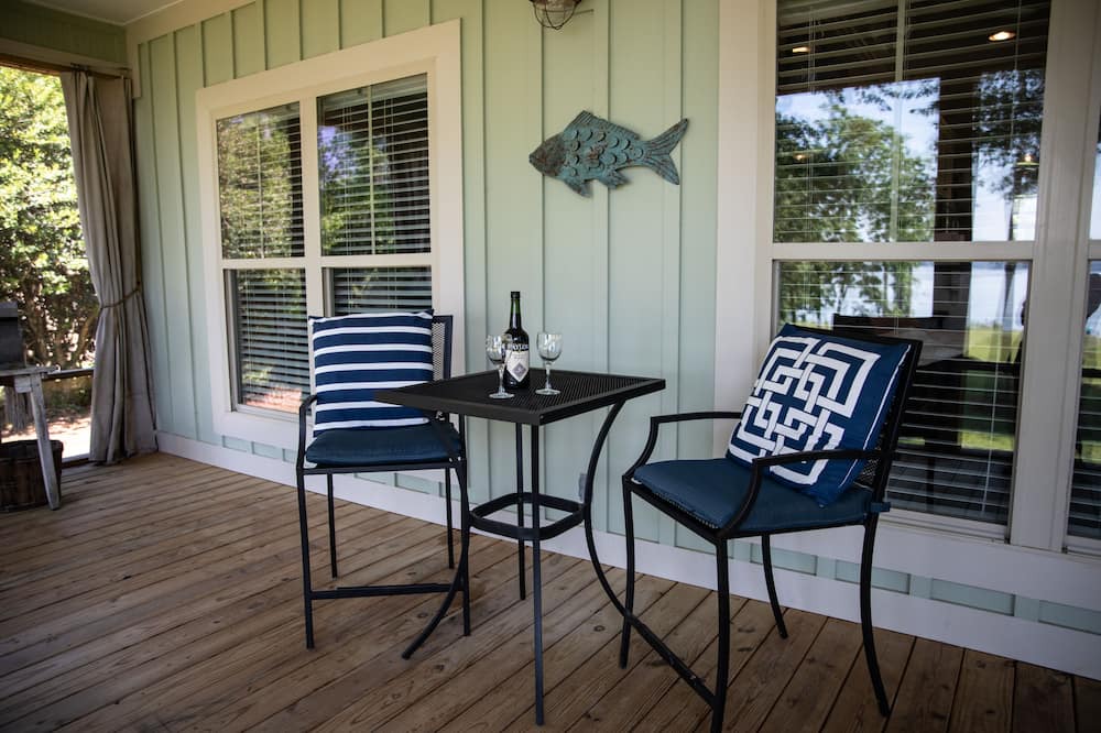 Photo of Outdoor in Groveoak