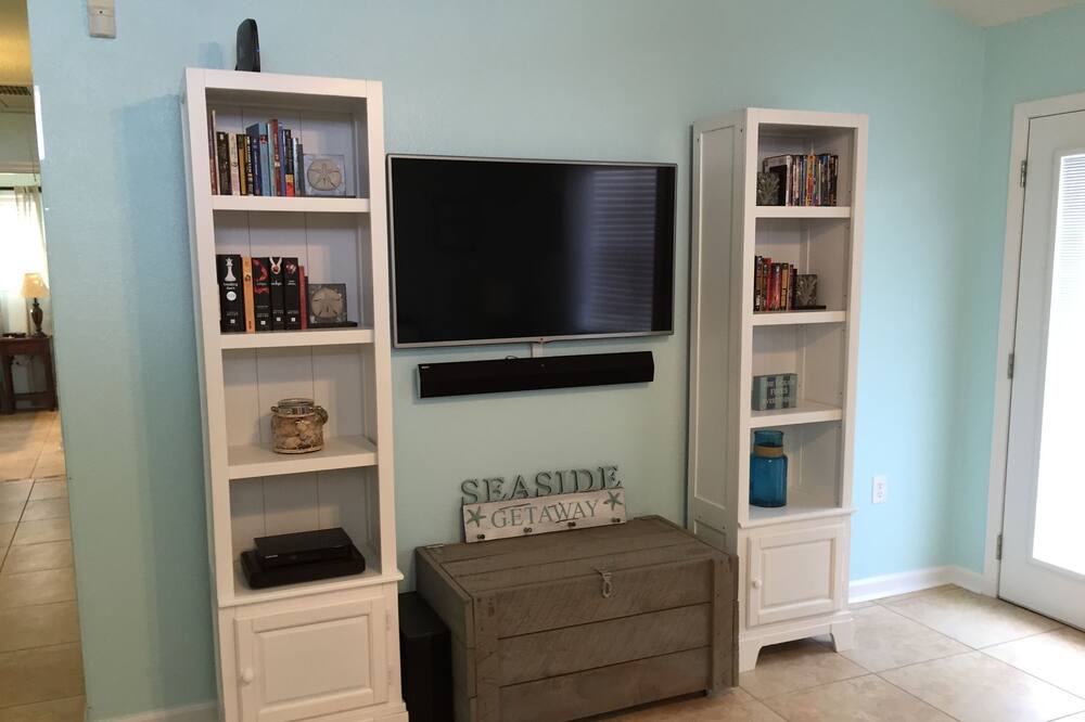Photo of Livingroom in Alligator Point