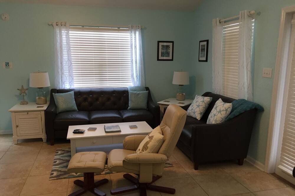 Photo of Livingroom in Alligator Point