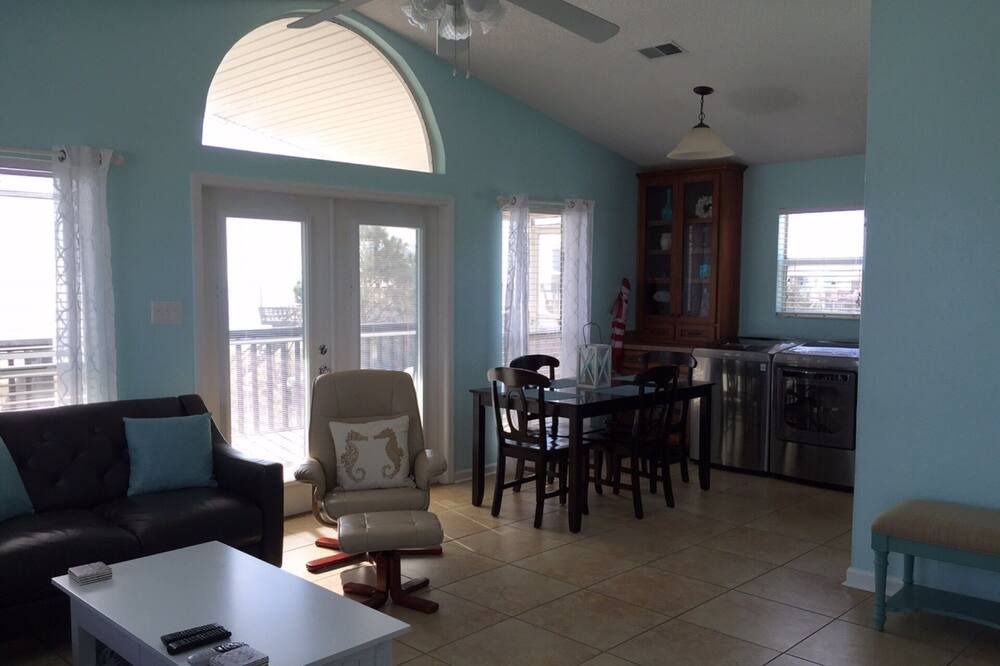 Photo of Livingroom in Alligator Point
