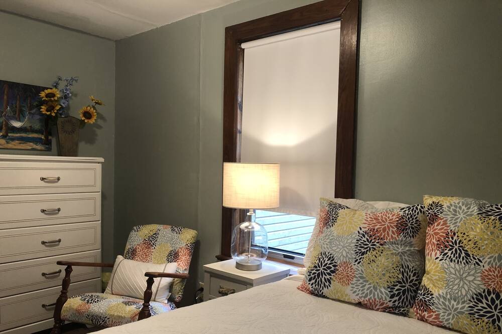 Photo of Bedroom in Melrose