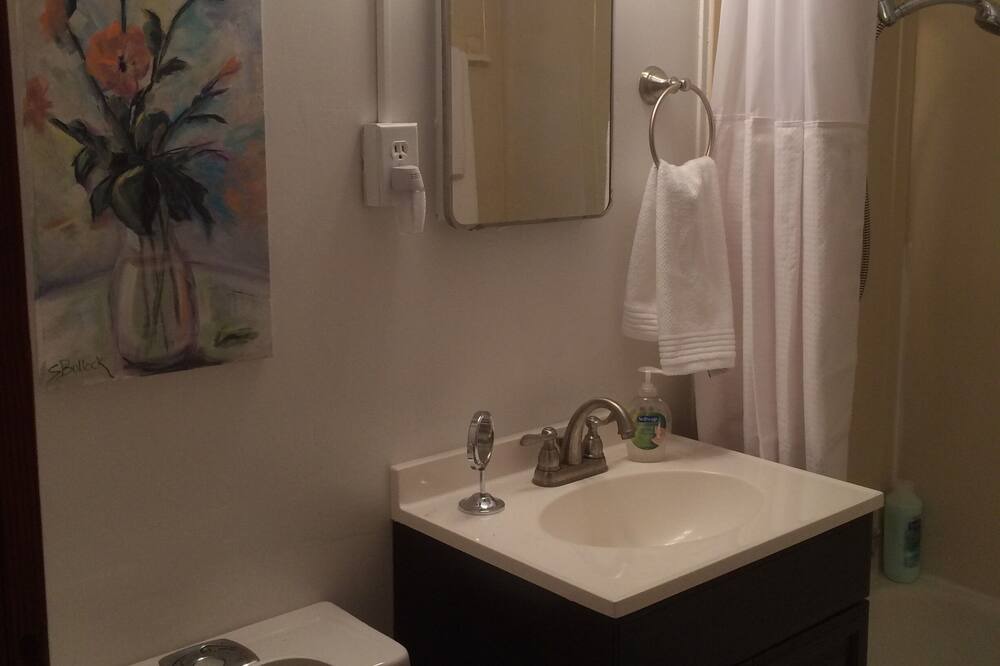 Photo of Bathroom in Melrose