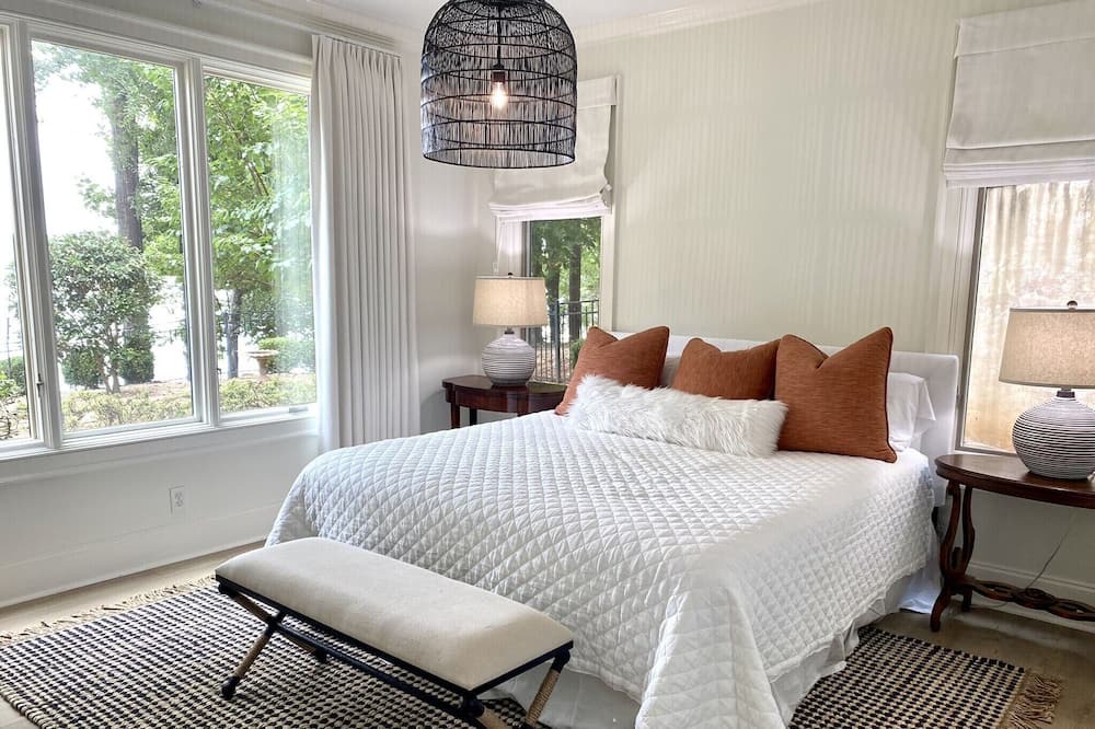Photo of Bedroom in Buckhead