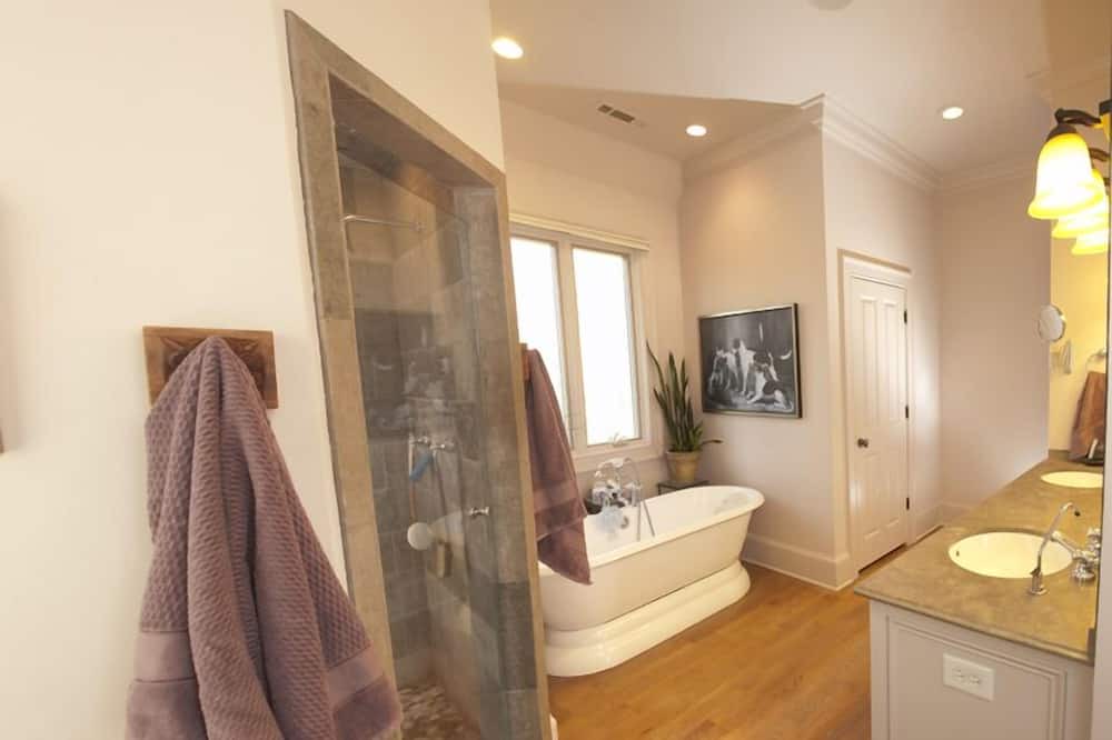 Photo of Bedroom in Buckhead