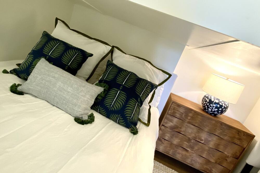 Photo of Bedroom in Buckhead