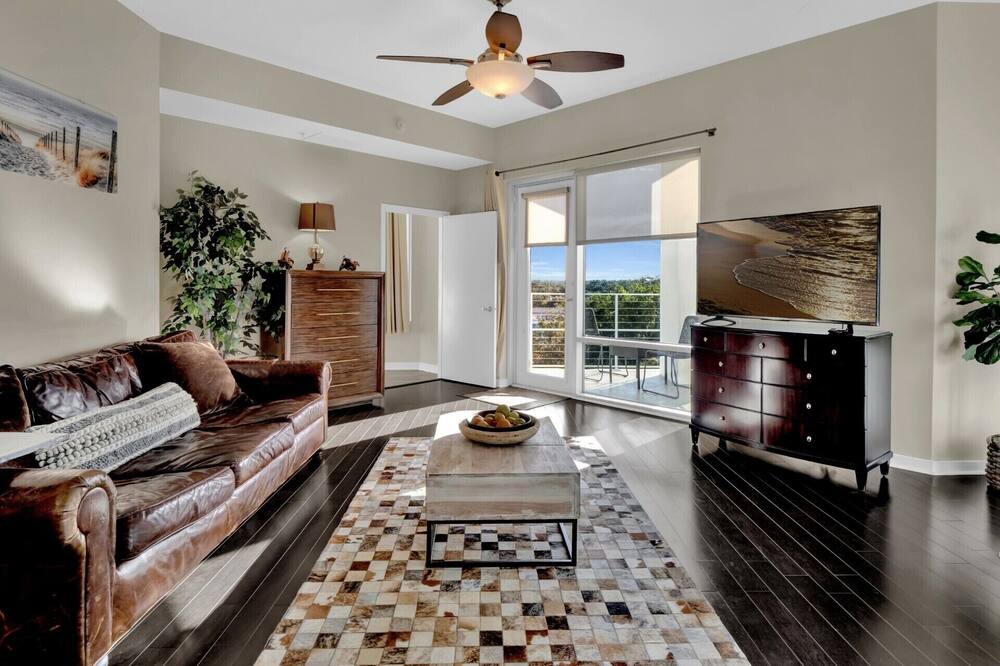 Photo of Livingroom in South Eola