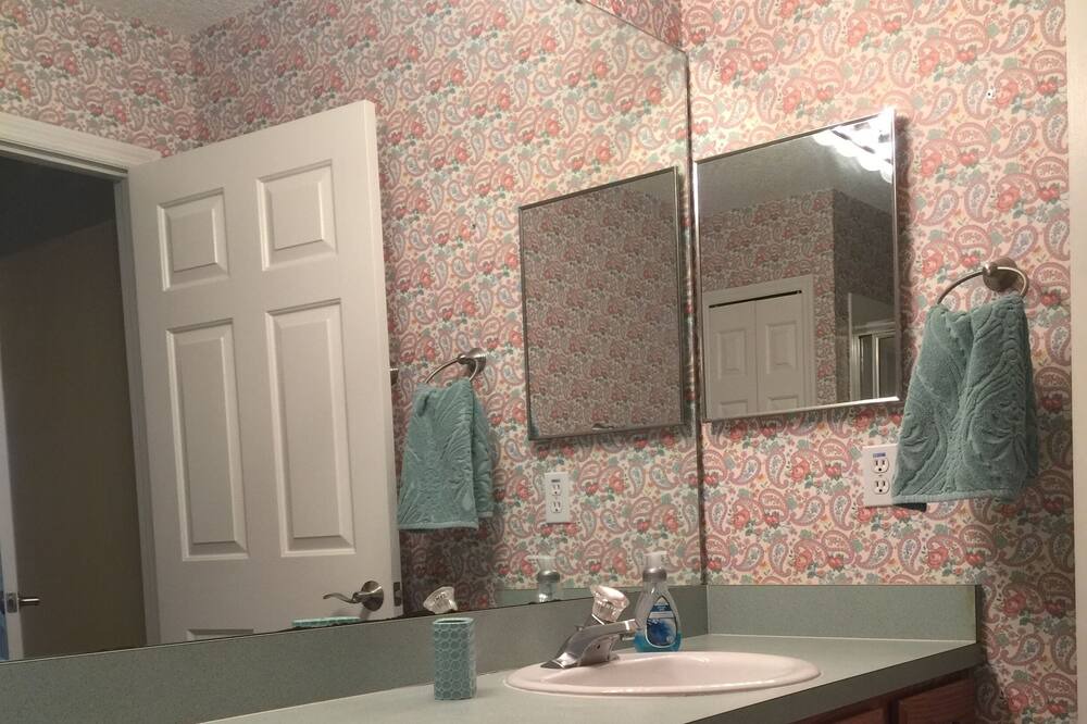 Photo of Bathroom in Mount Dora