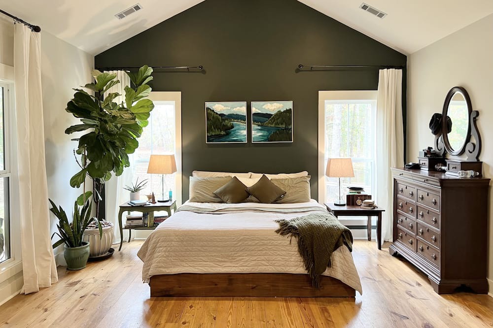 Photo of Bedroom in Coker