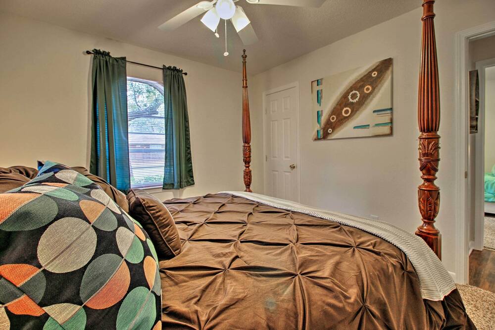 Photo of Bedroom in Ono Island