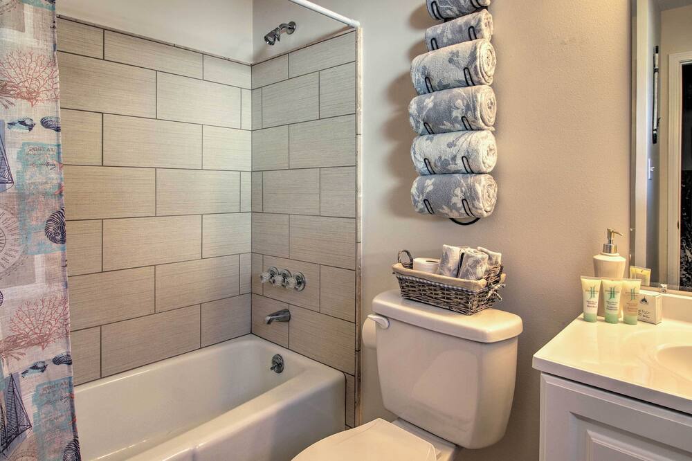 Photo of Bathroom in Ono Island