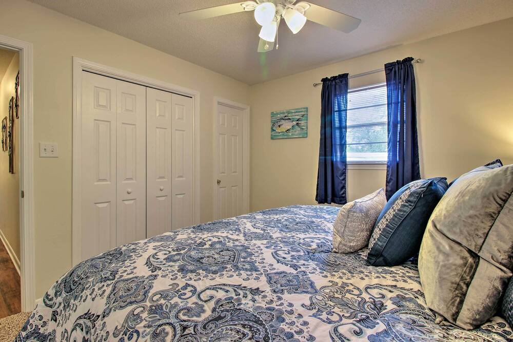 Photo of Bedroom in Ono Island