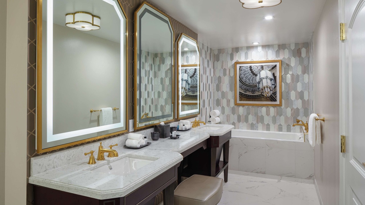 Photo of Bathroom in Arts/Warehouse District
