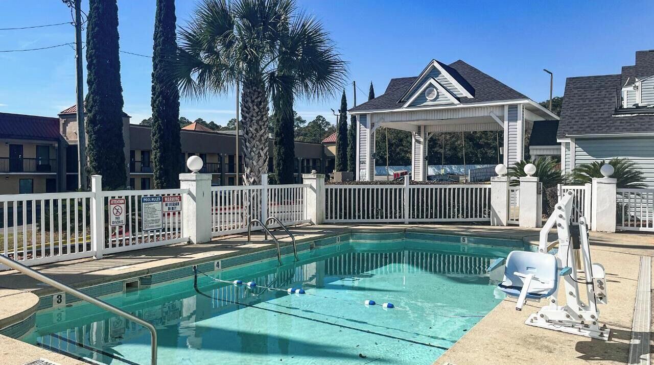 Photo of Outdoor in Tillmans Corner