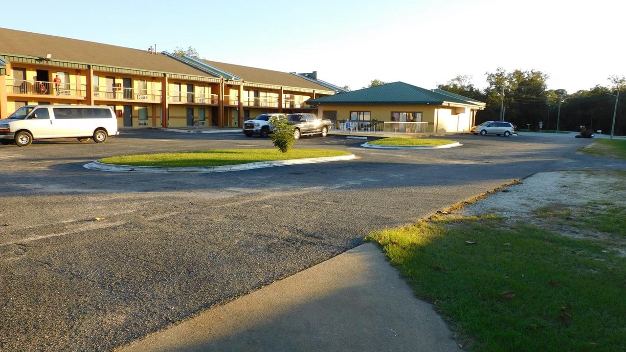 Photo of Outdoor in Camilla