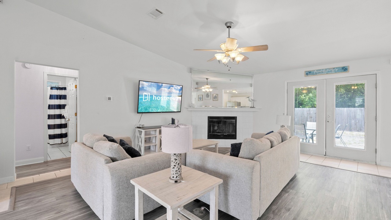 Photo of Livingroom in Ono Island