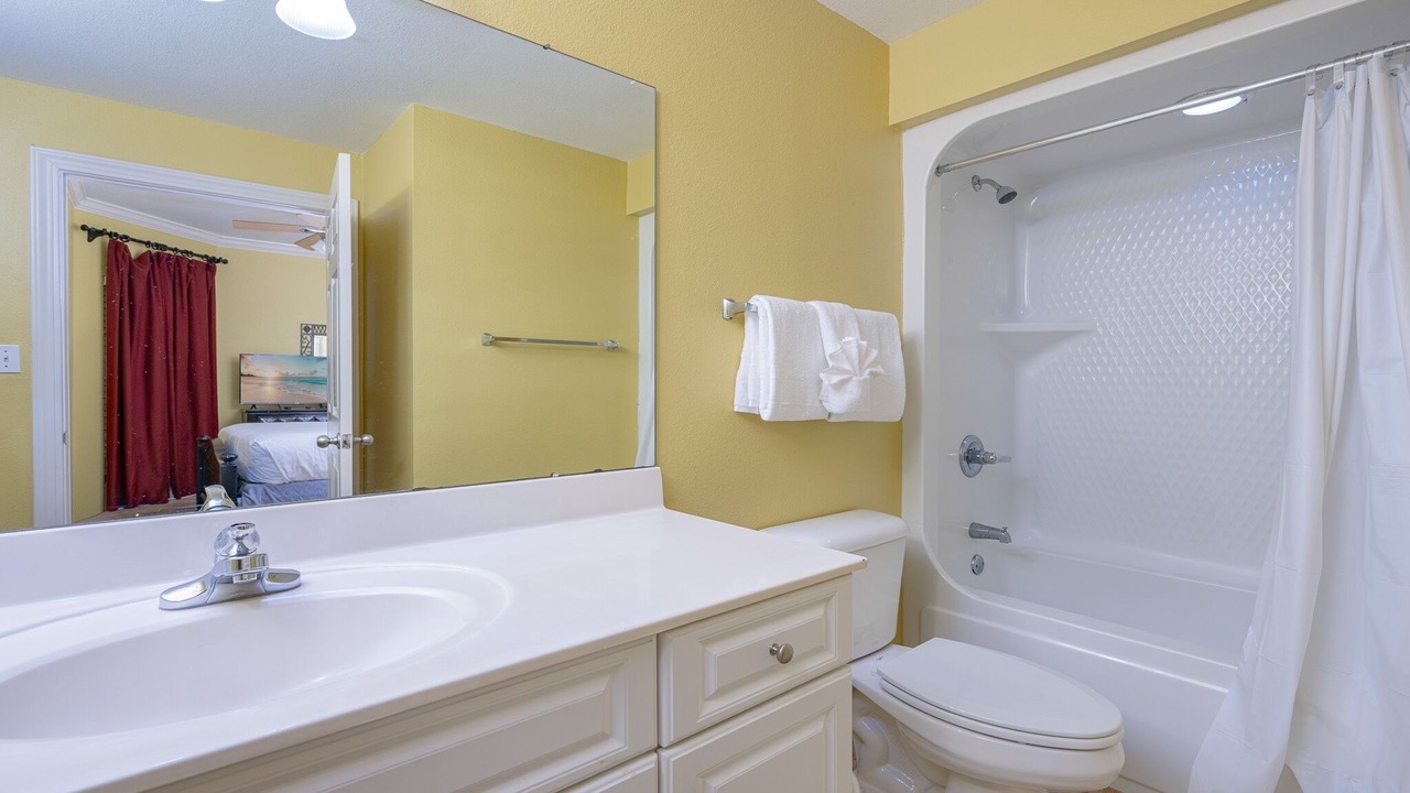 Photo of Bathroom in Orange Beach East