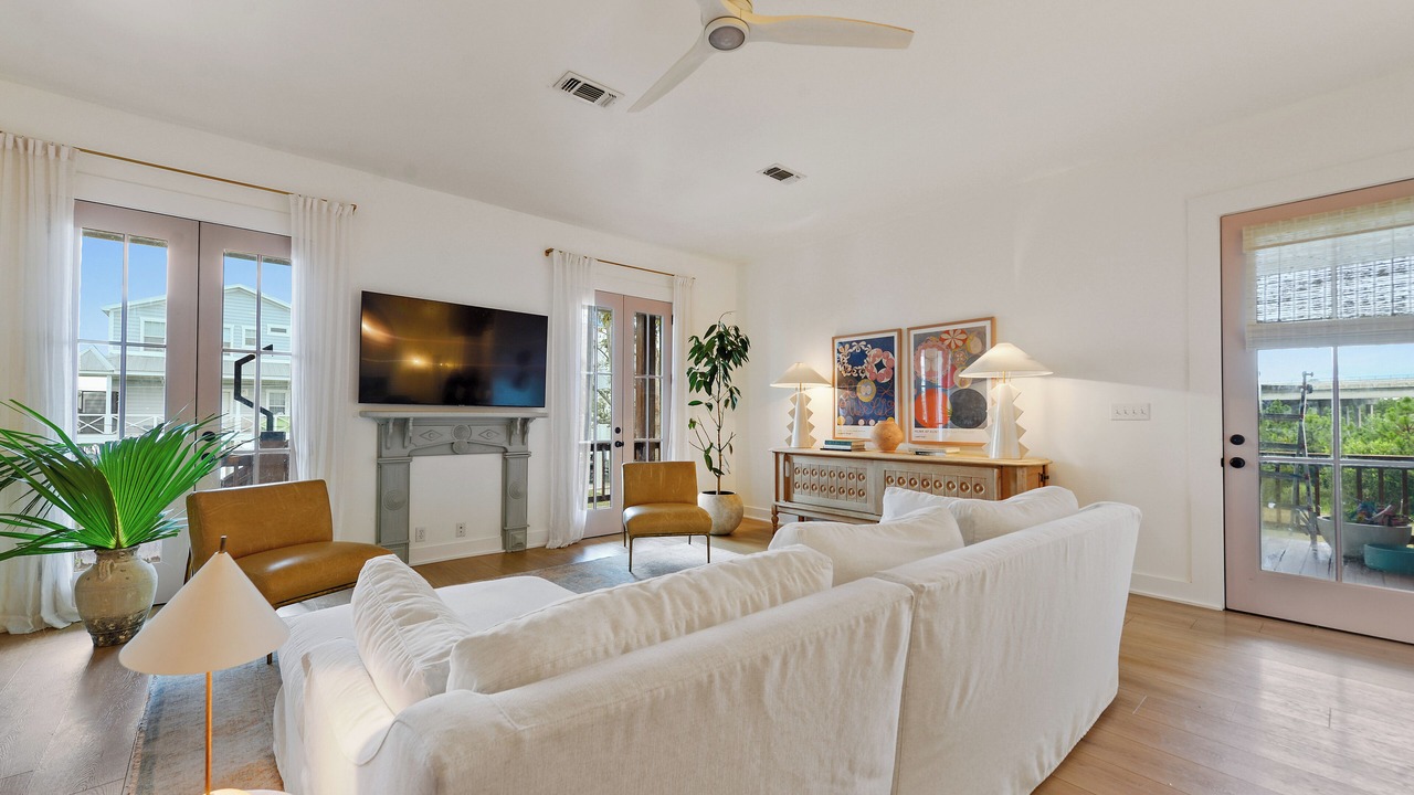 Photo of Livingroom in Henderson Point