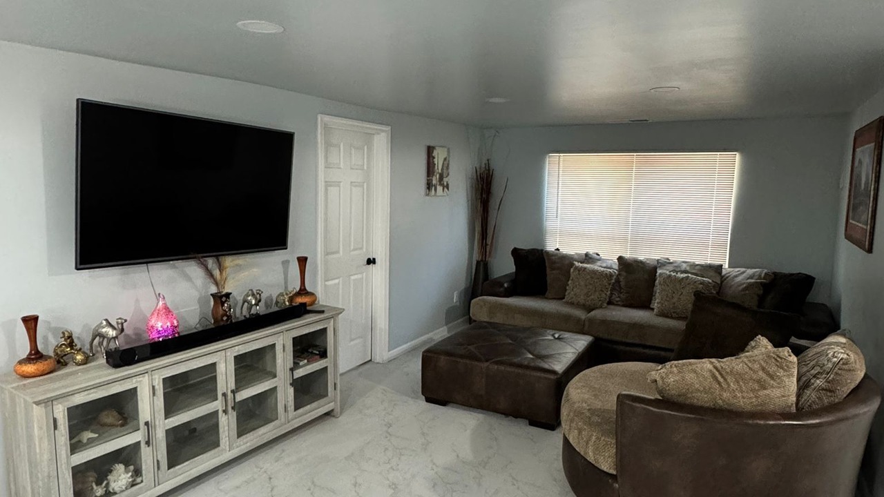 Photo of Livingroom in Constitution