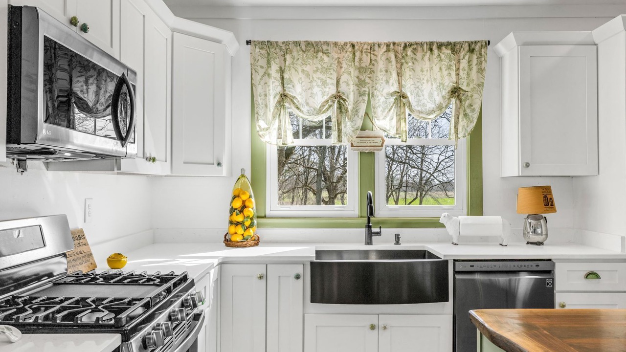 Photo of Kitchen in Barnesville