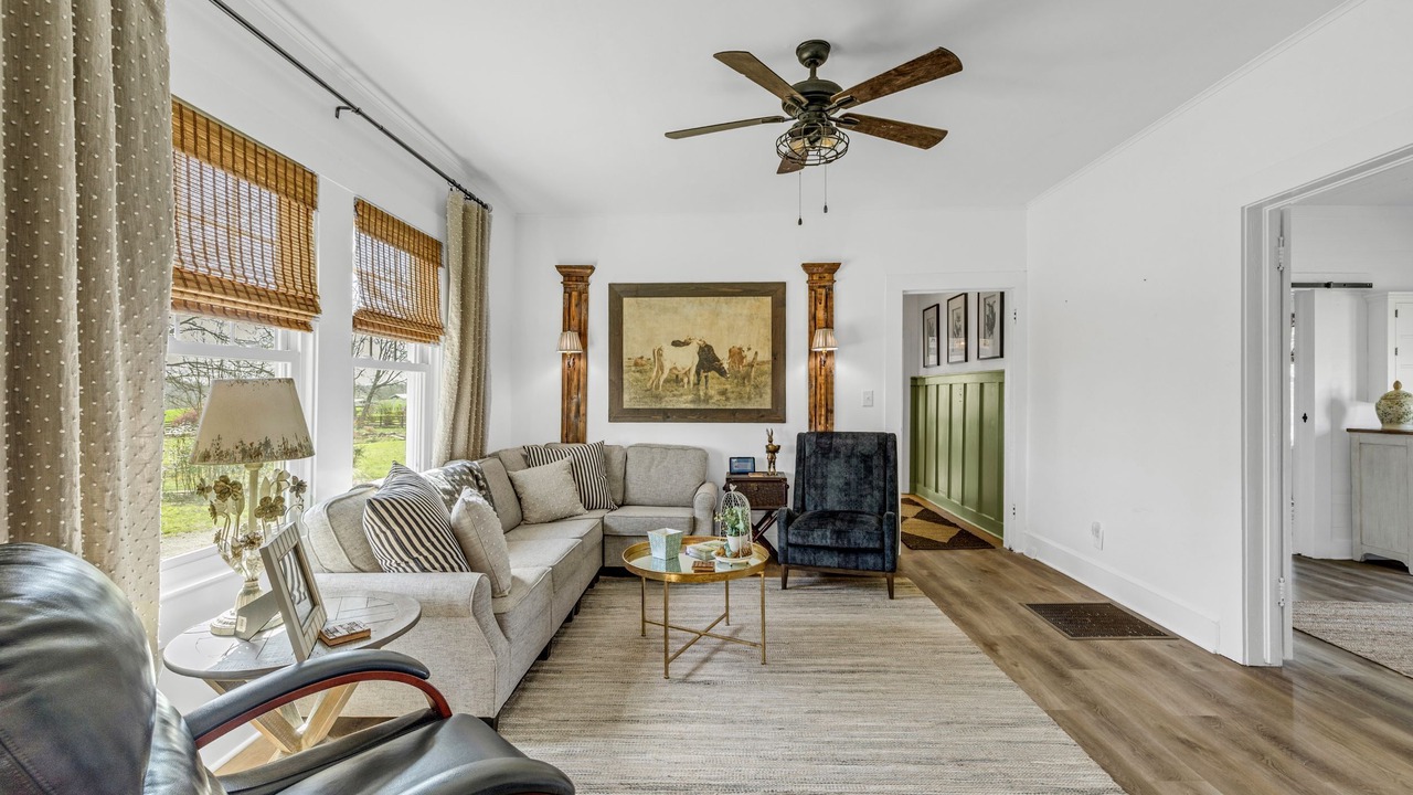 Photo of Livingroom in Barnesville