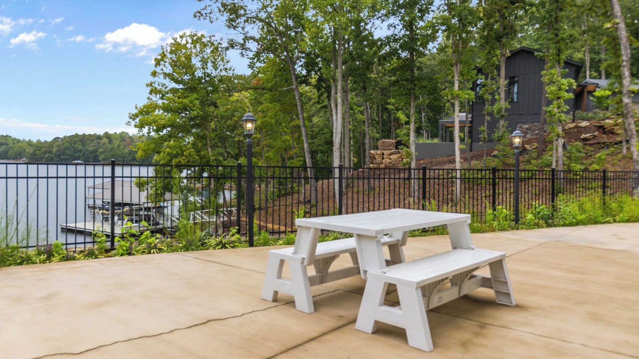 Photo of Outdoor in Six Mile