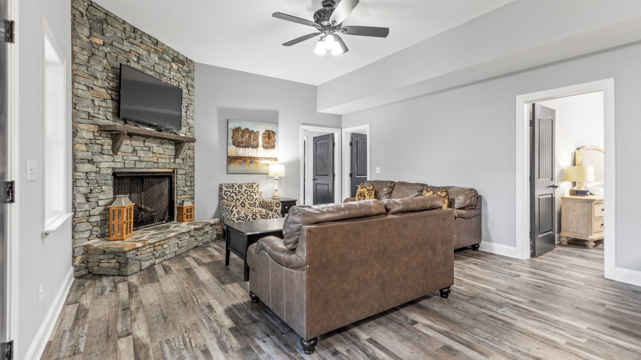 Photo of Livingroom in Six Mile