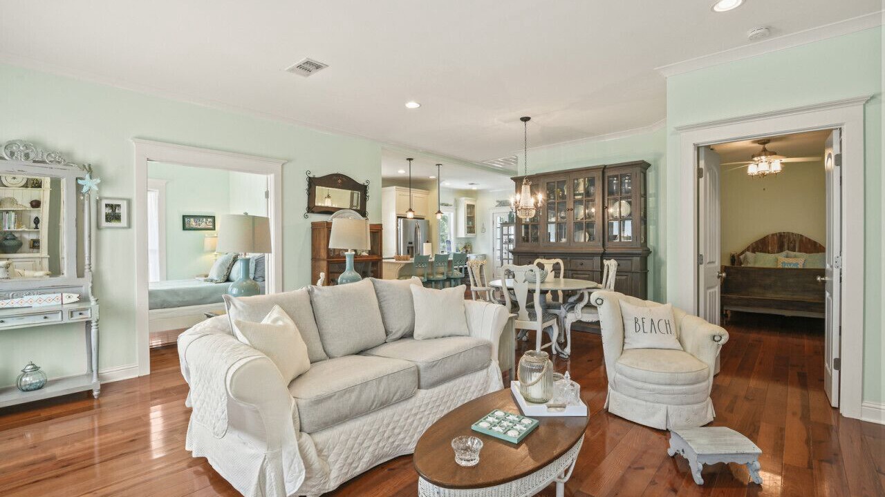 Photo of Livingroom in Old Town