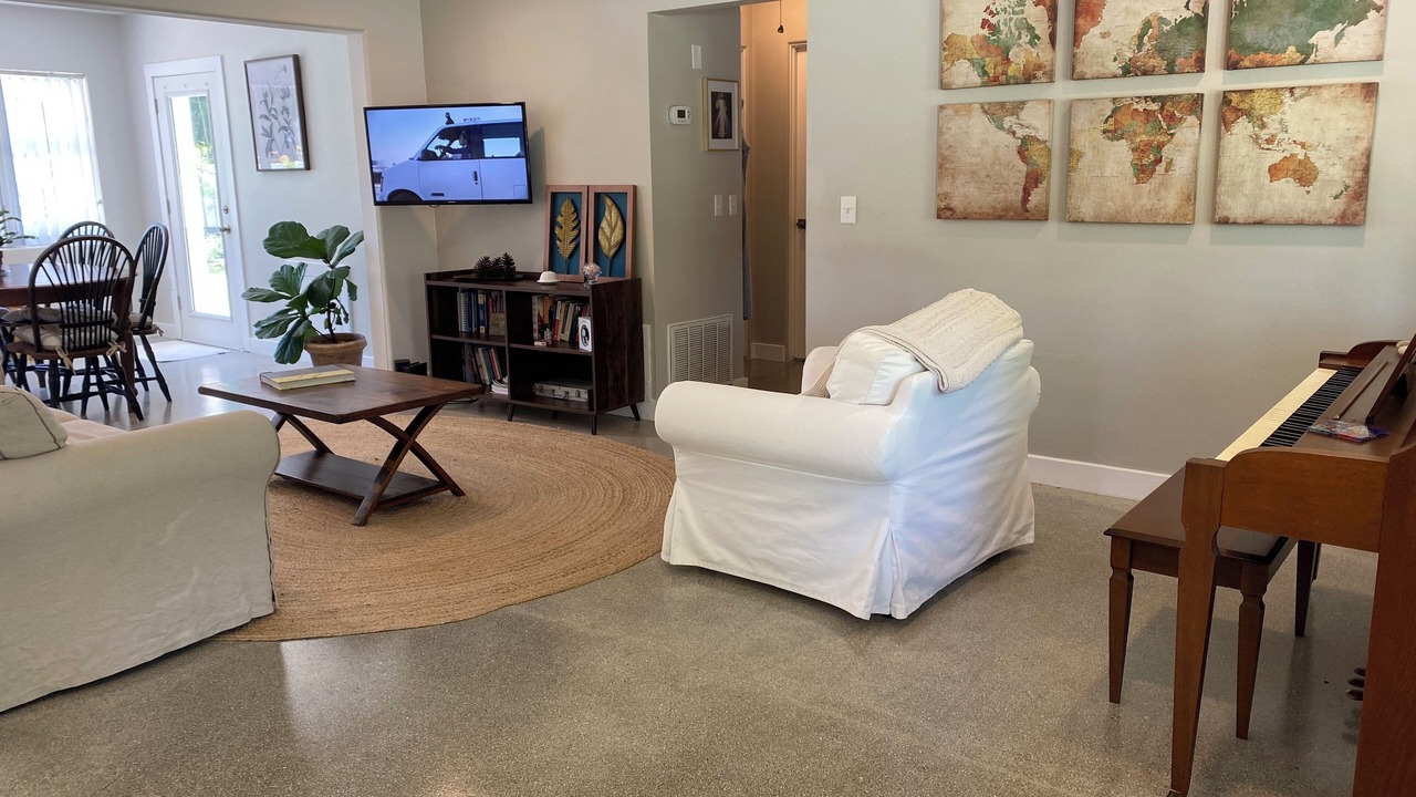 Photo of Livingroom in DeLand