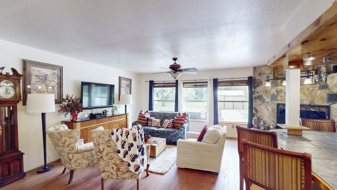 Photo of Livingroom in Umatilla