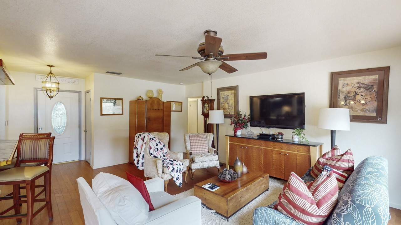 Photo of Livingroom in Umatilla